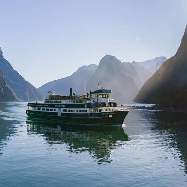 Milford Sound: Nature and Wildlife Cruises
