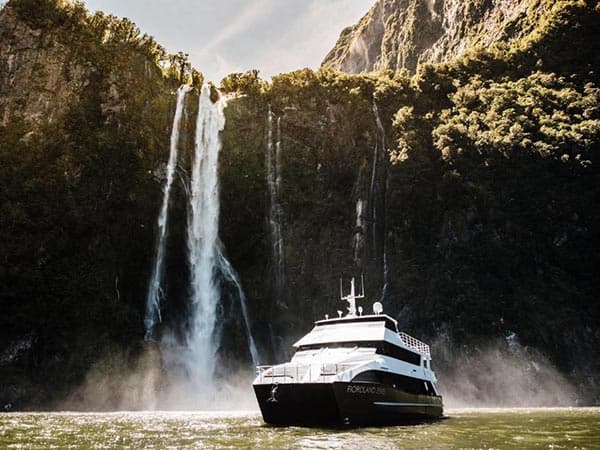 Crucero nocturno en Milford Sound